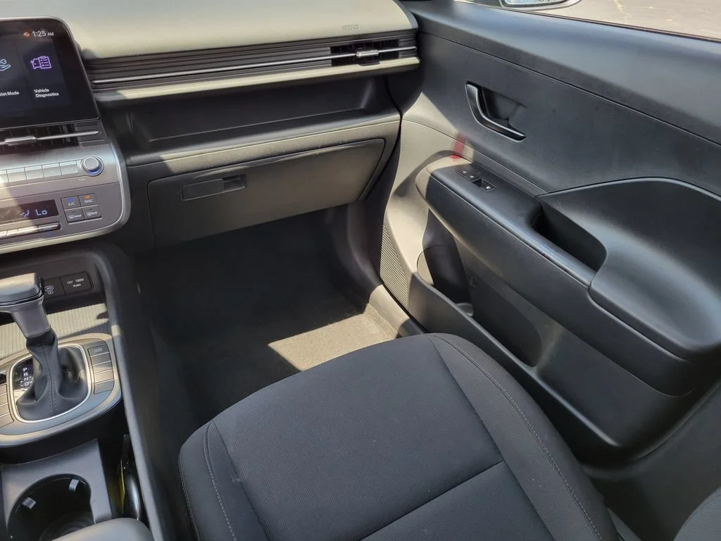 Used 2025 Black Hyundai SEL image 19