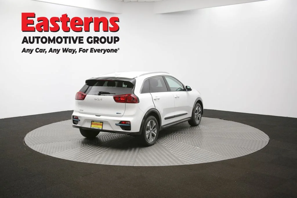Used 2022 White Kia EX image 42