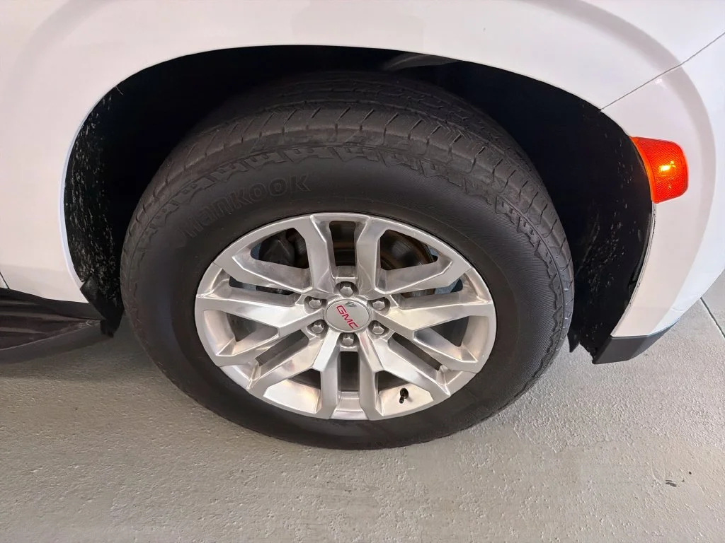 Used 2022 White GMC SLT image 4