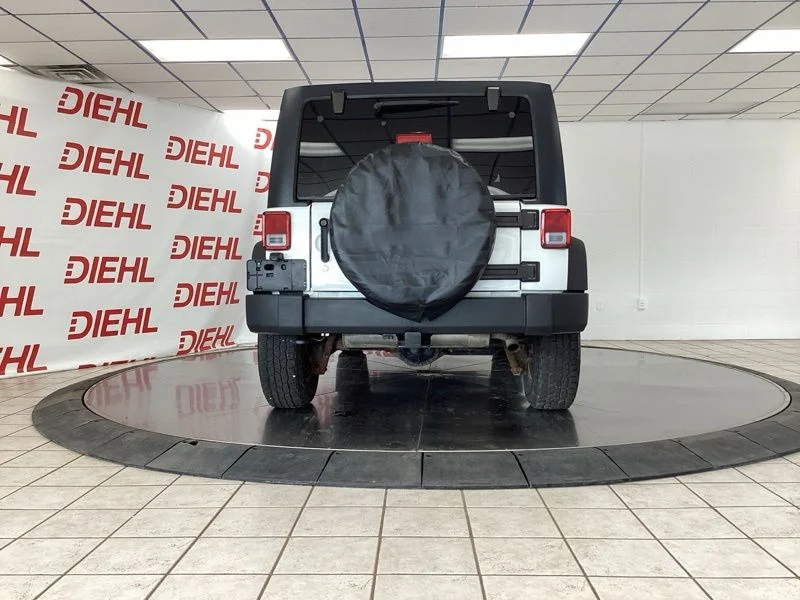 Used 2014 White Jeep Unlimited Sport image 6