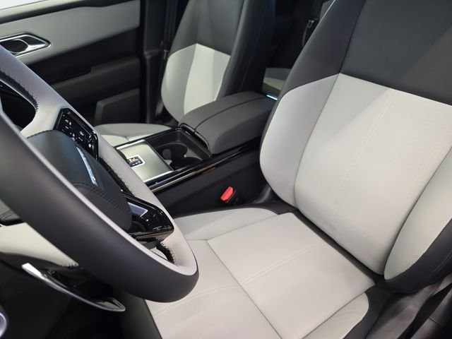 New 2026 Santorini Black LAND ROVER Dynamic SE image 12