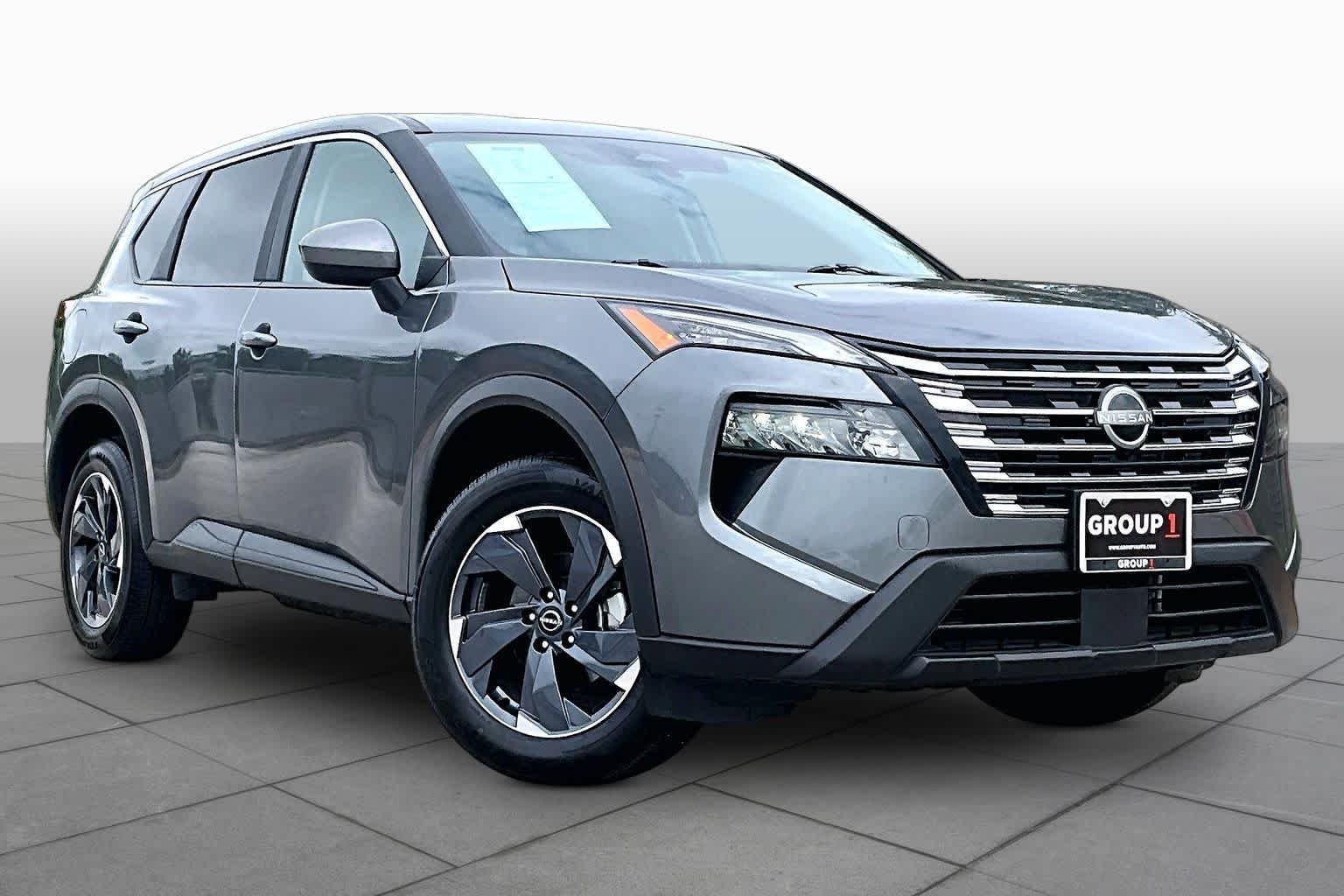 Certified Used 2025 Gun Metallic Nissan SV image 3