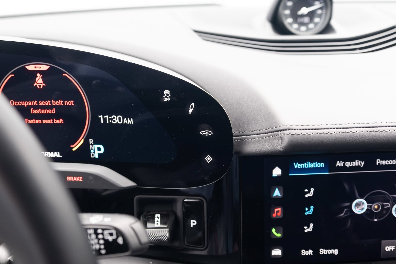 2024 Porsche Taycan GTS - Photo 9