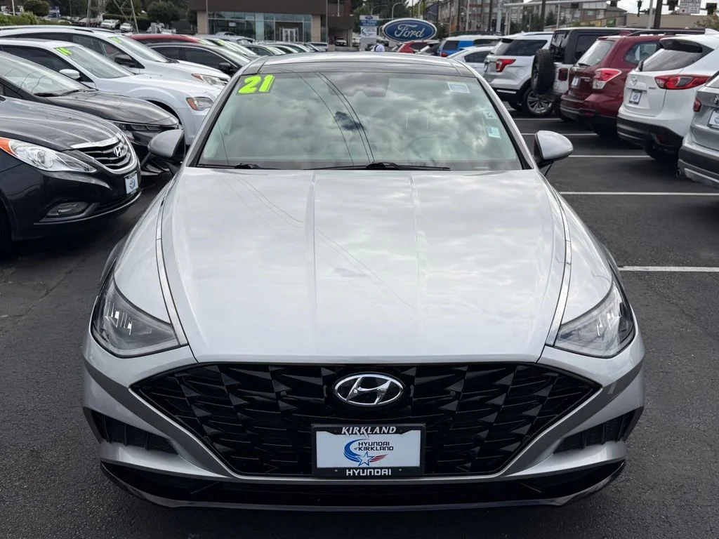 Used 2021 Shimmering Silver Pearl Hyundai SEL image 5