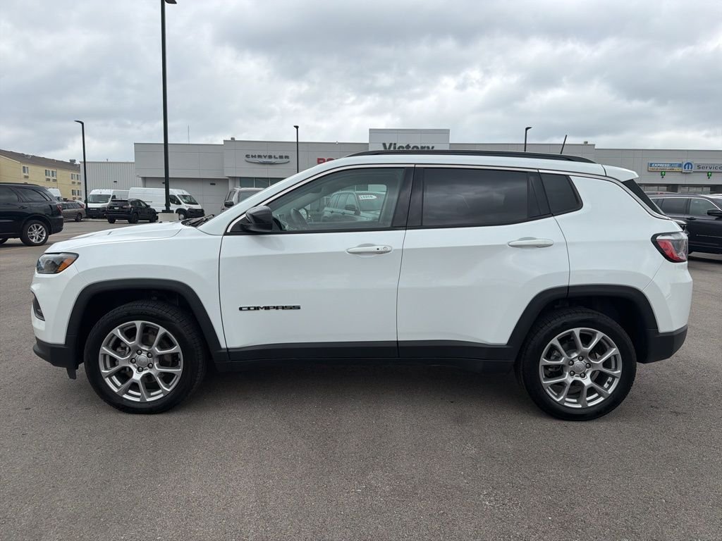 Certified Used 2022 White Jeep Latitude Lux image 3