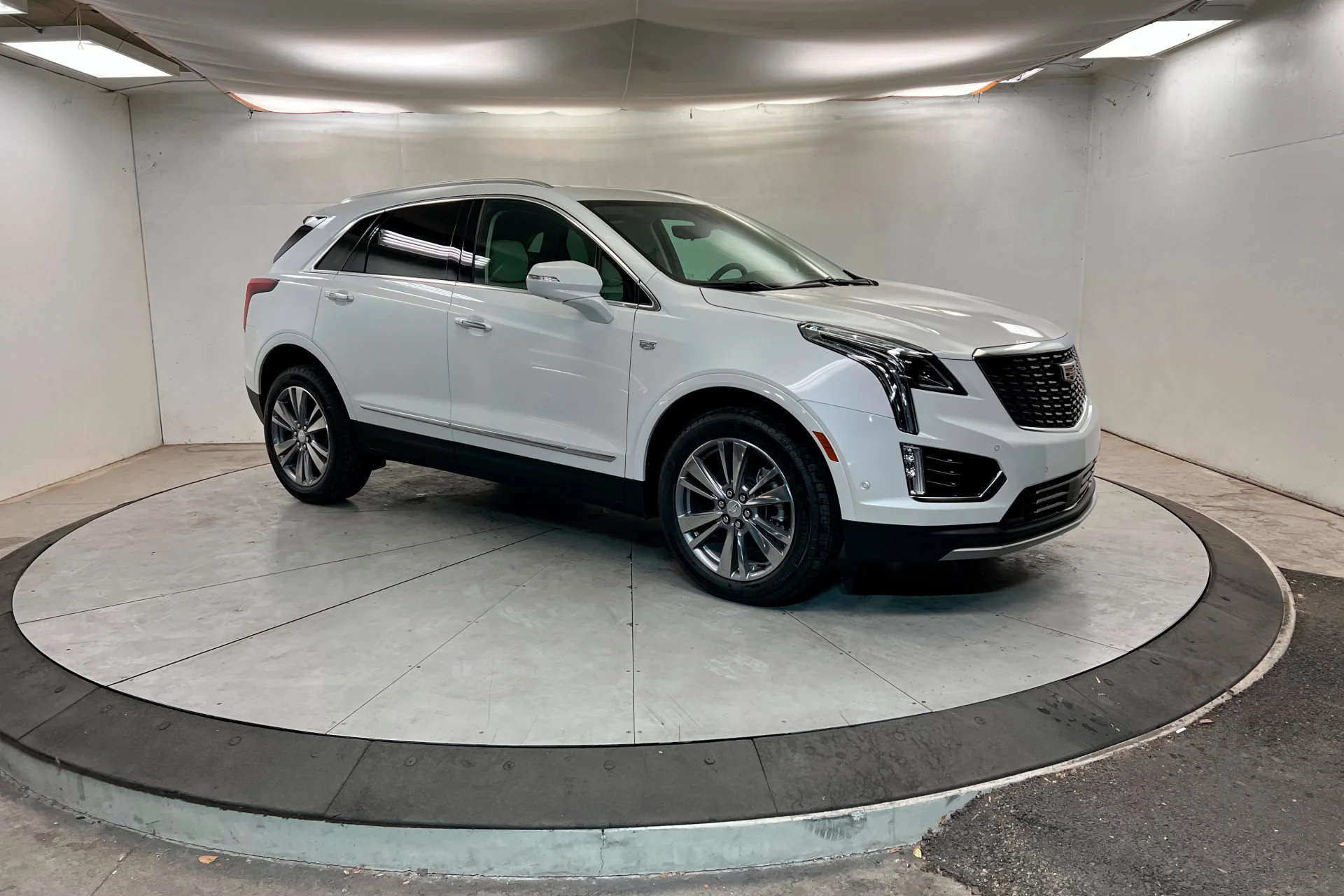 New 2026 Crystal White Tricoat Cadillac Premium Luxury image 7