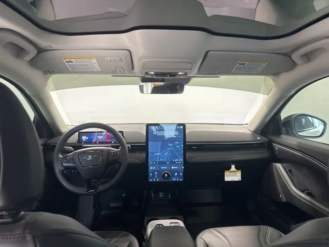 Used 2023 White Ford Premium image 18
