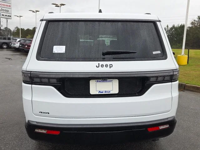 New 2026 Bright White Clear-Coat Exterior Paint Jeep Limited image 13