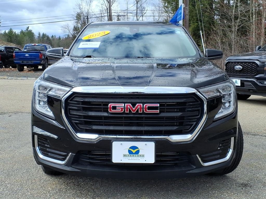 Certified Used 2023 Ebony Twilight Metallic GMC SLE image 8