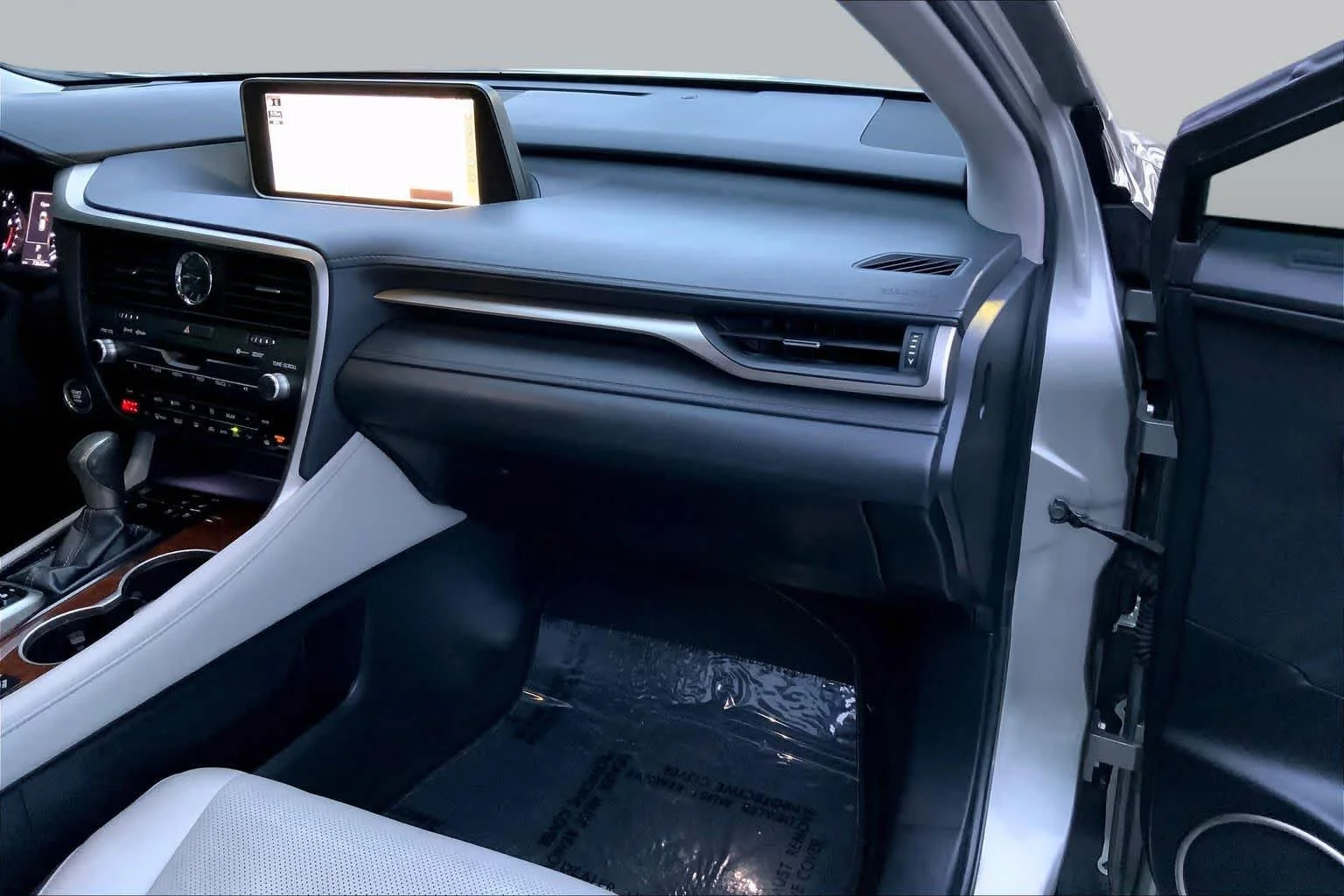 Used 2018 Atomic Silver Lexus  image 16