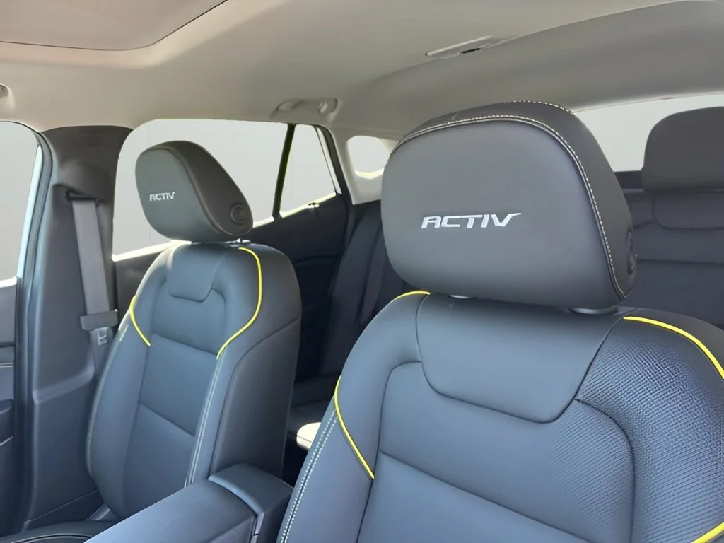 New 2026 Summit White Chevrolet ACTIV image 12