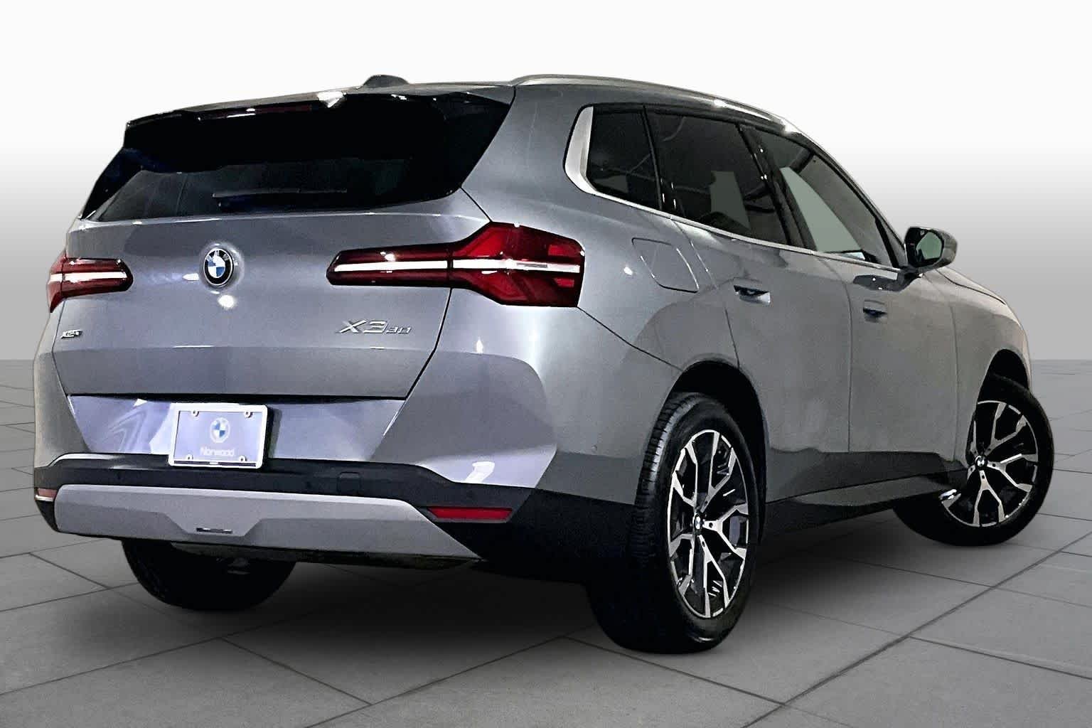 Used 2026 Skyscraper Grey Metallic BMW 30 xDrive image 12
