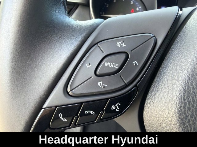 Used 2018 Silver Toyota XLE image 22
