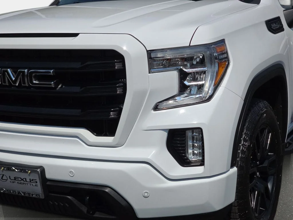 Used 2020 White GMC Elevation image 32