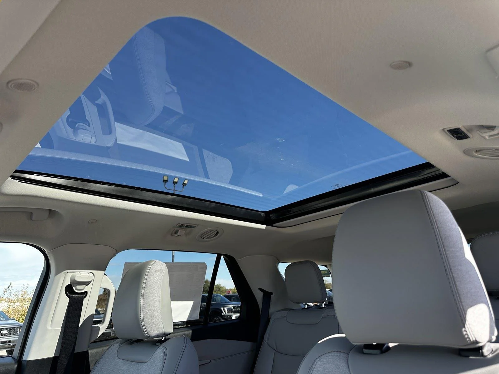 New 2026 Star White Metallic Tri-Coat Ford Active image 30