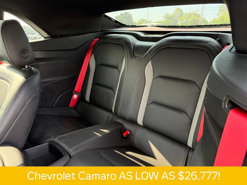 Used 2022 BLACK Chevrolet 2LT image 14