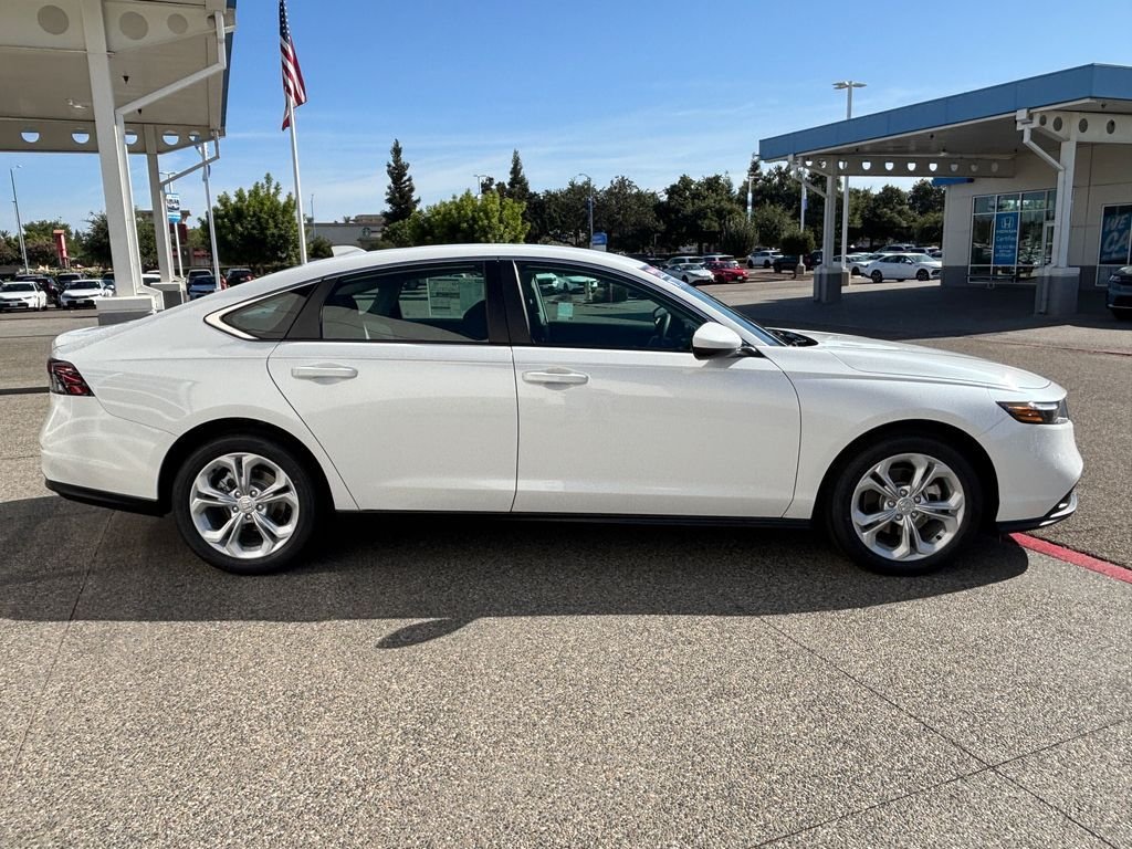 New 2026 Platinum White Pearl Honda LX image 4