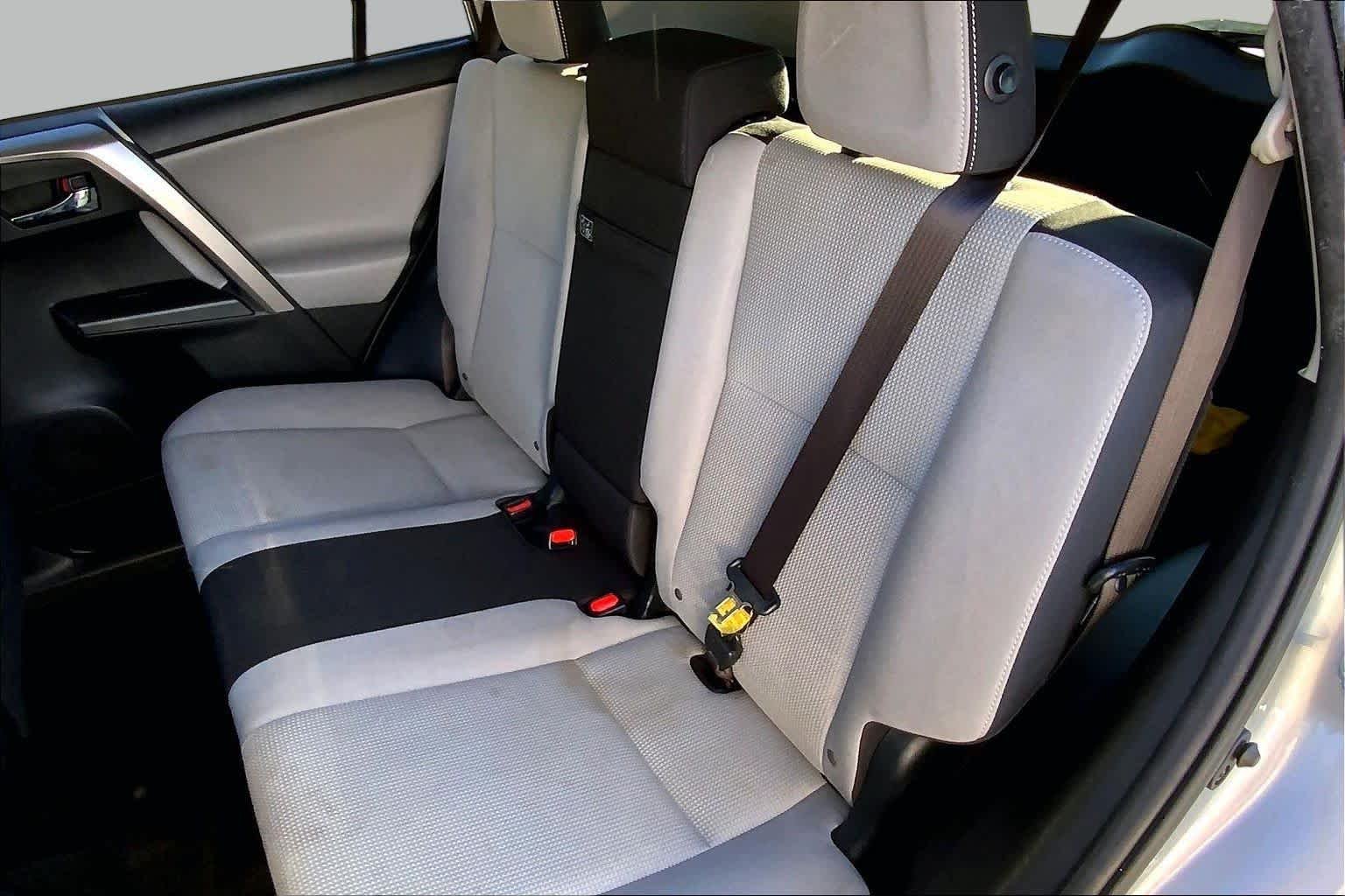 Used 2018 Silver Sky Metallic Toyota Hybrid XLE image 20