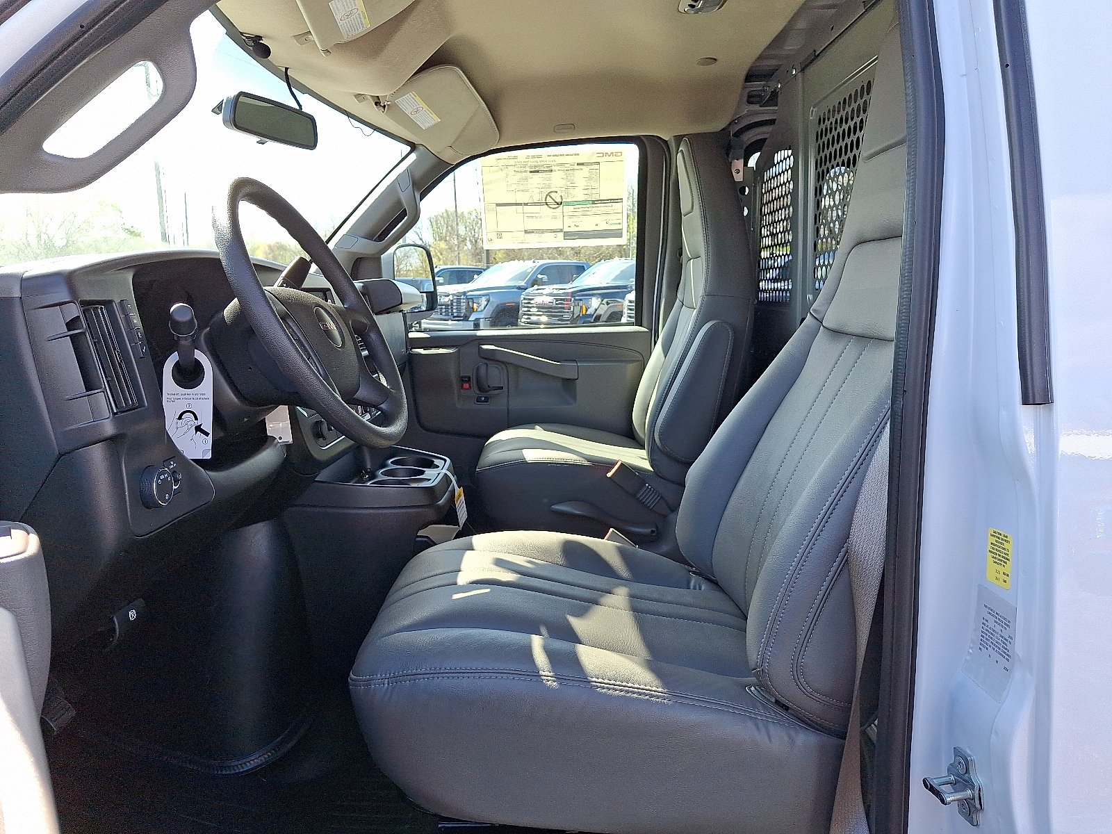 2025 GMC Savana Cargo Work Van - Photo 12