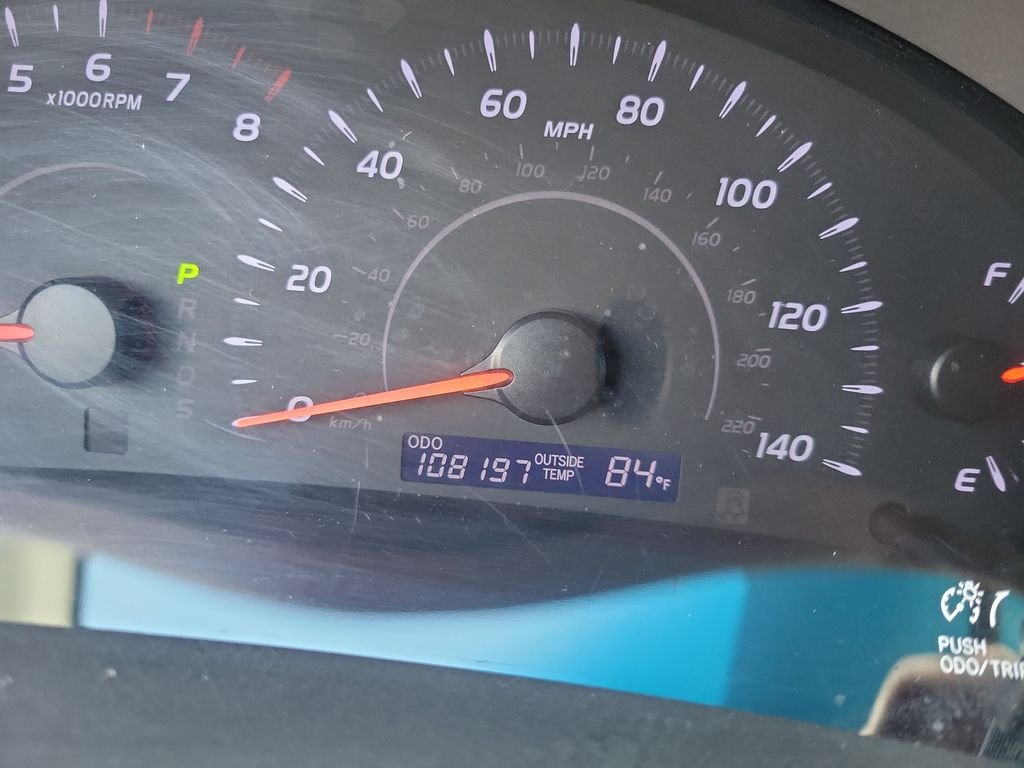 Used 2011 Gray Toyota LE image 31