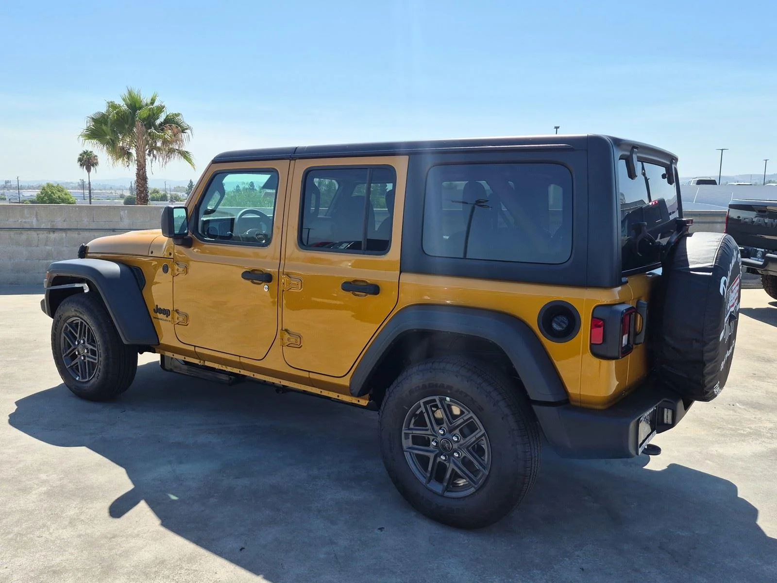 New 2026 Goldilocks Exterior Paint Jeep Sport S image 4