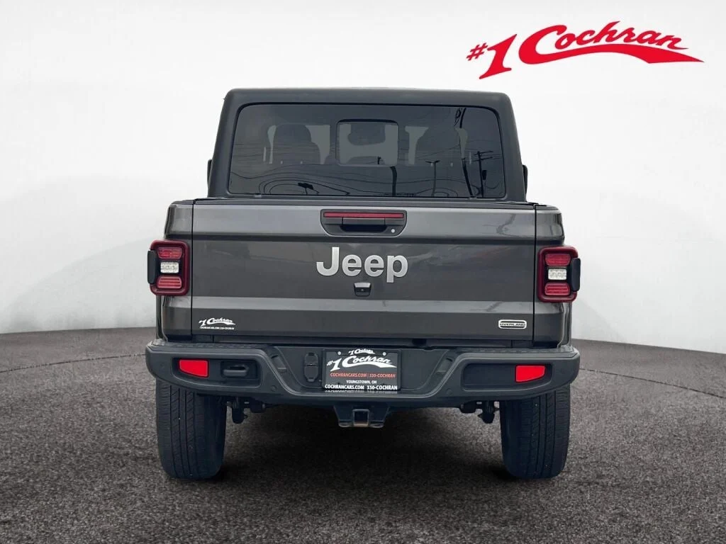 Certified Used 2020 Granite Crystal Metallic Clearcoat Jeep Overland image 25