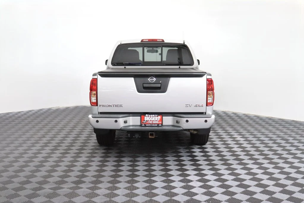 Used 2021 Silver Nissan SV image 7