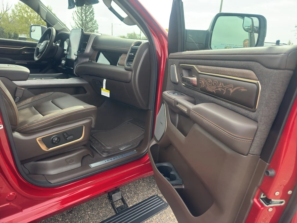 New 2026 Molten Red Pearl-Coat Exterior Paint RAM Longhorn image 16