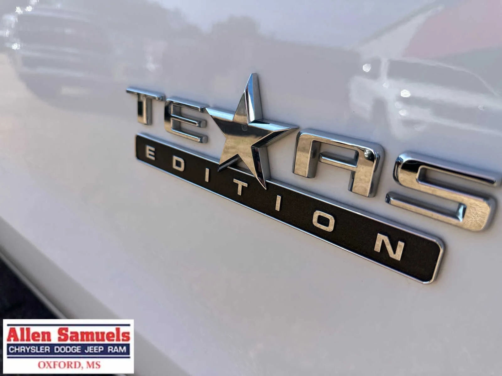 Used 2024 Summit White Chevrolet RST image 59