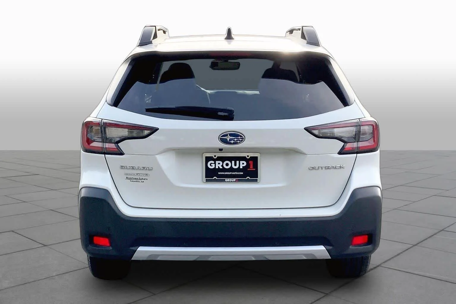 Used 2024 Crystal White Pearl Subaru Limited image 5