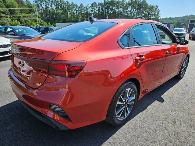Used 2023 Red Kia LXS image 8