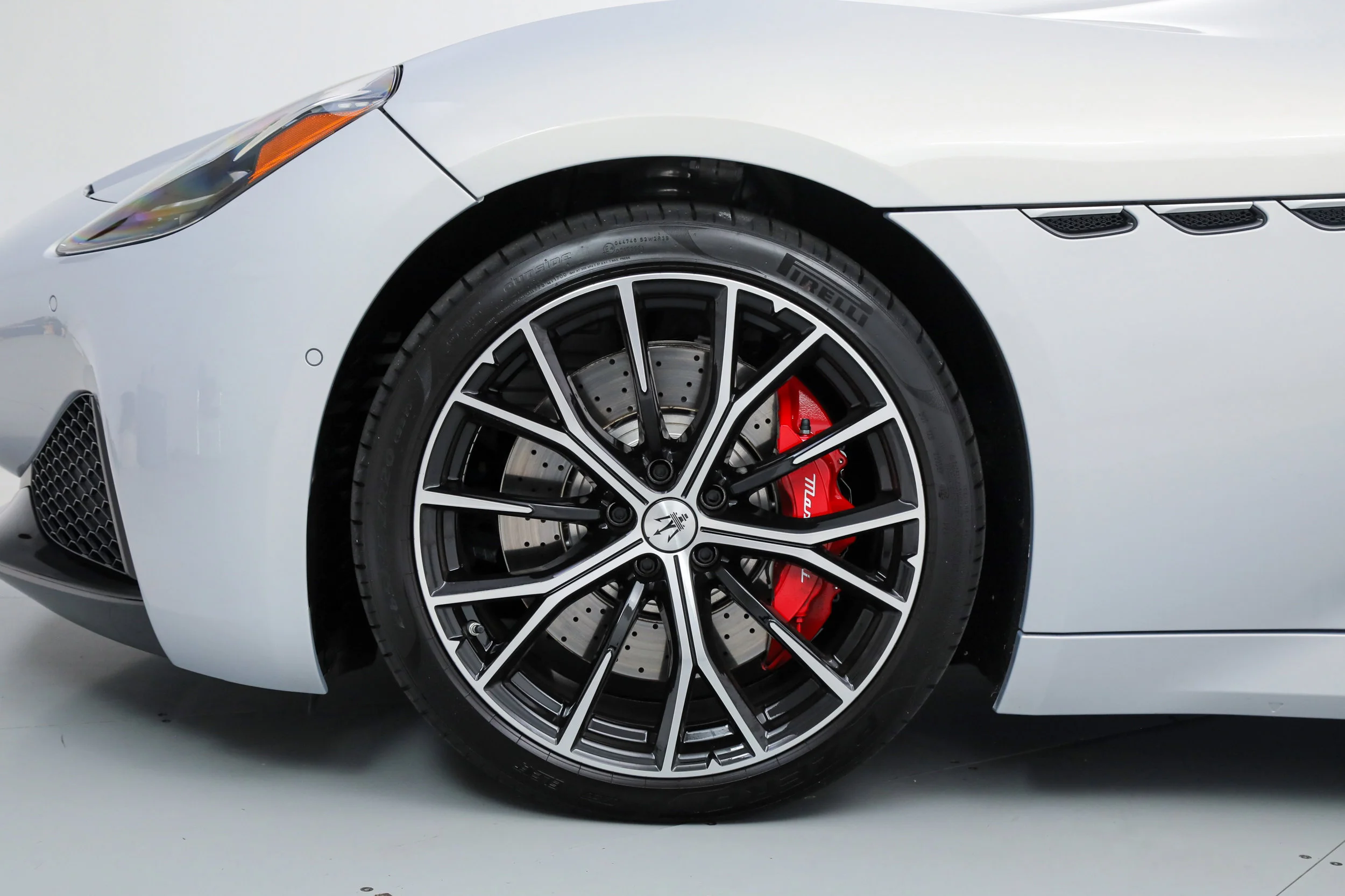 Certified Used 2026 White Maserati  image 25
