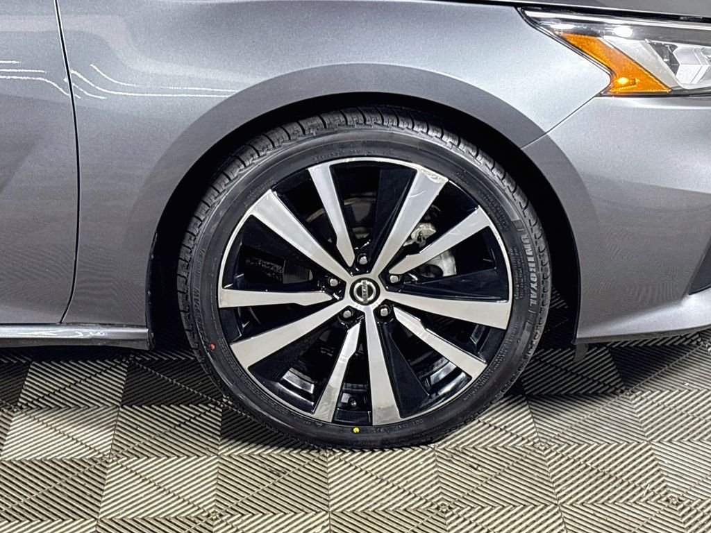 Used 2020 Gun Metallic Nissan 2.5 SR image 22