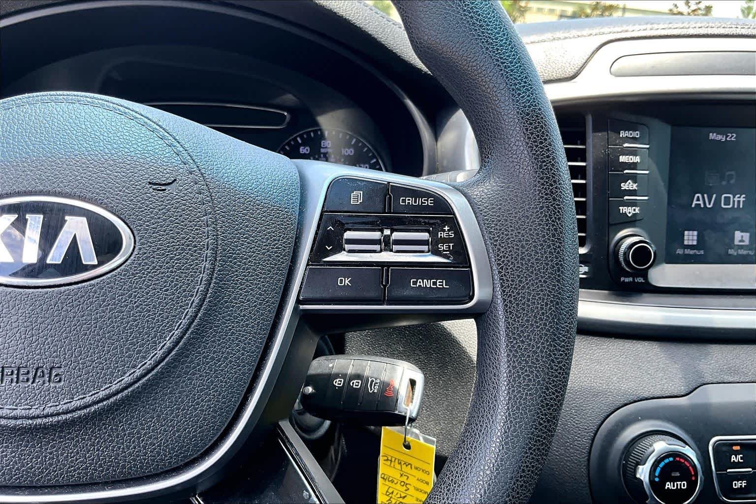 Used 2019 Snow White Pearl Kia LX V6 image 22