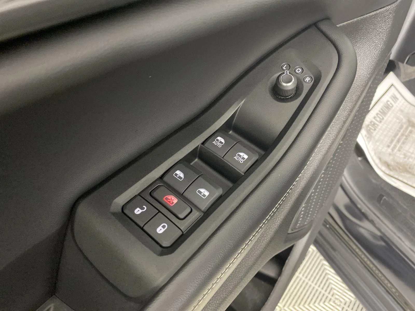 Used 2024 Diamond Black Crystal Pearlcoat Jeep Altitude X image 20