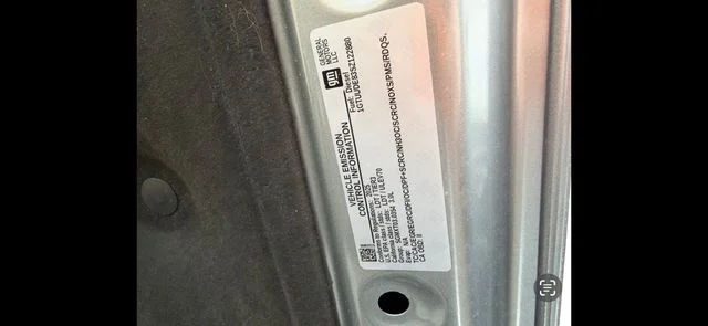 Used 2025 Sterling Metallic GMC SLT image 4