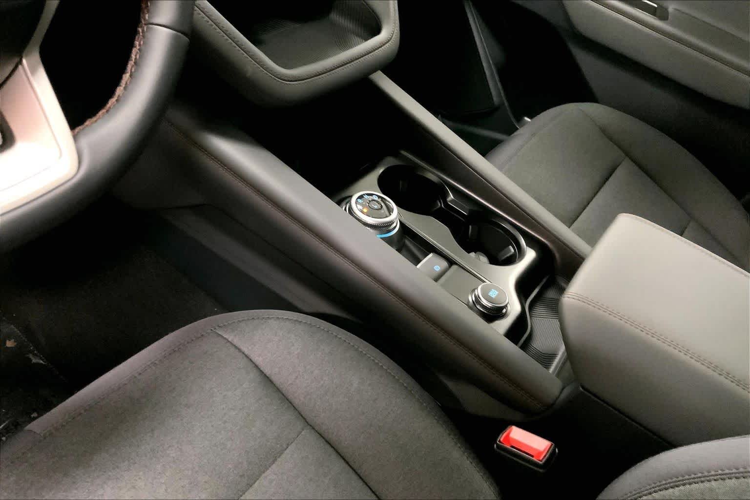New 2026 Space White Metallic Ford Active image 6