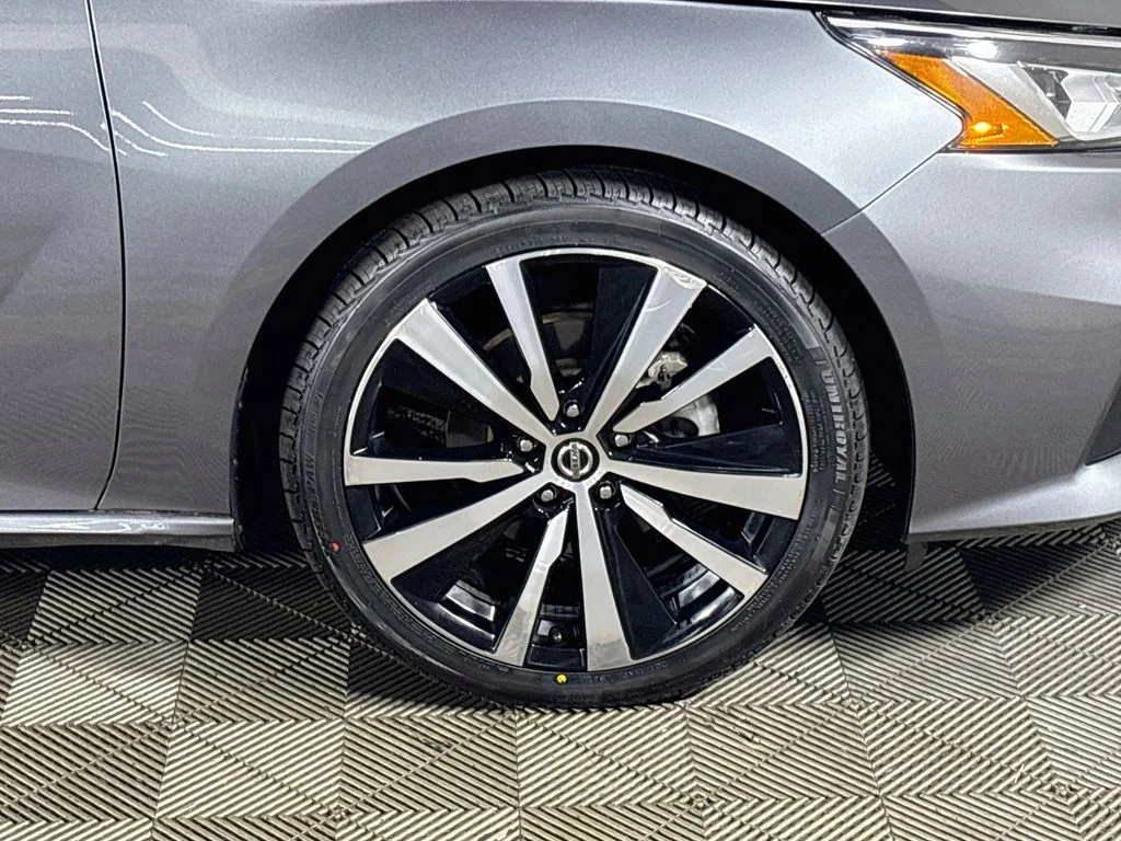 Used 2020 Gray Nissan 2.5 SR image 22