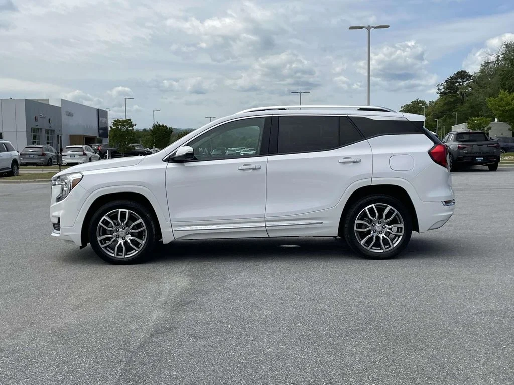 Used 2023 Summit White GMC Denali image 28