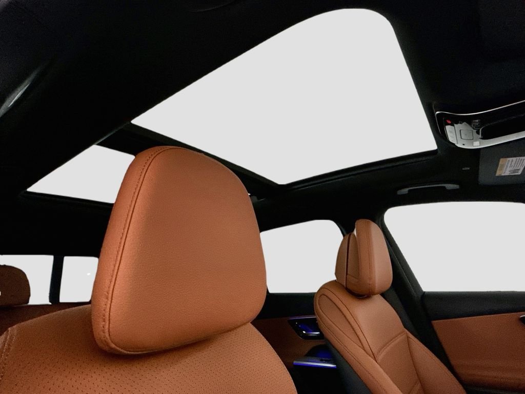 New 2027 Moonlight White Metallic Mercedes-Benz GLC 300 image 19