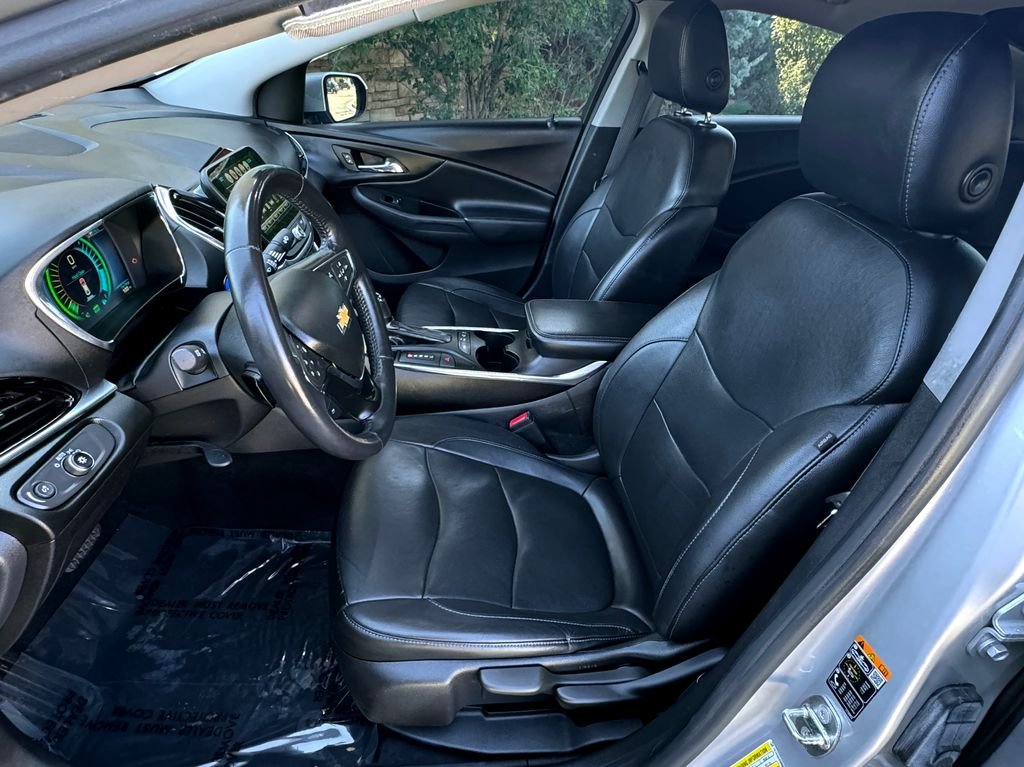Used 2017 Silver Chevrolet Premier image 18
