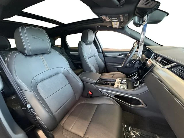 New 2025  Jaguar P400 R-Dynamic S image 16