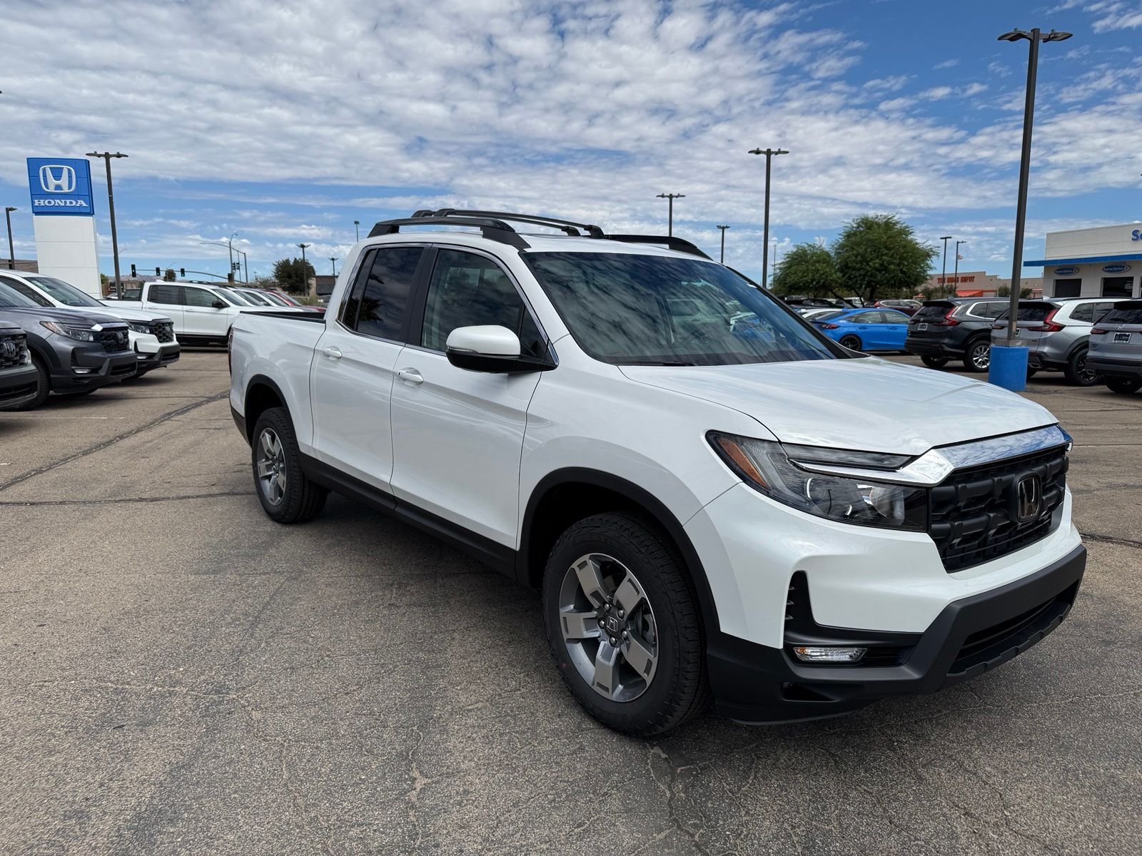 New 2026 Platinum White Pearl Honda RTL image 3