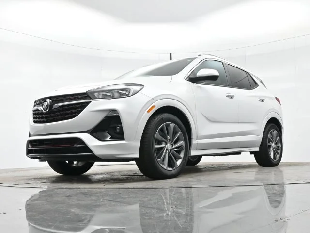 Used 2021 WHITE FROST TRICOAT Buick Preferred image 24