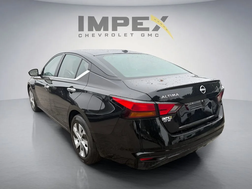 Used 2025 Black Nissan S image 5