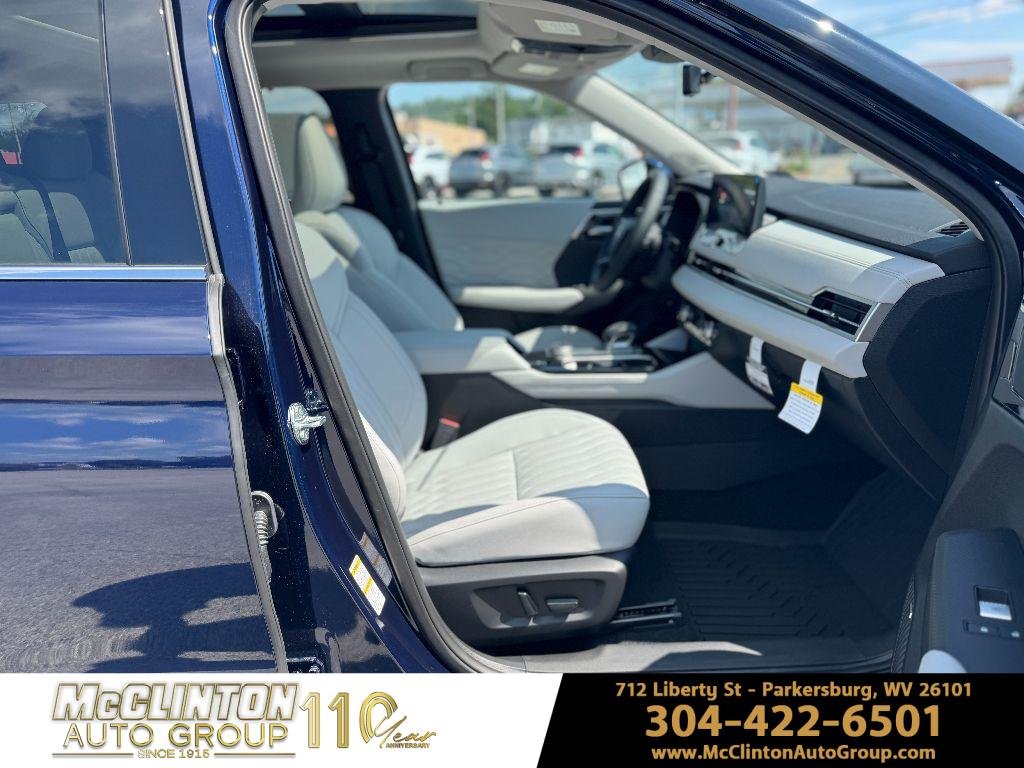 2025 Mitsubishi Outlander SEL - Photo 13