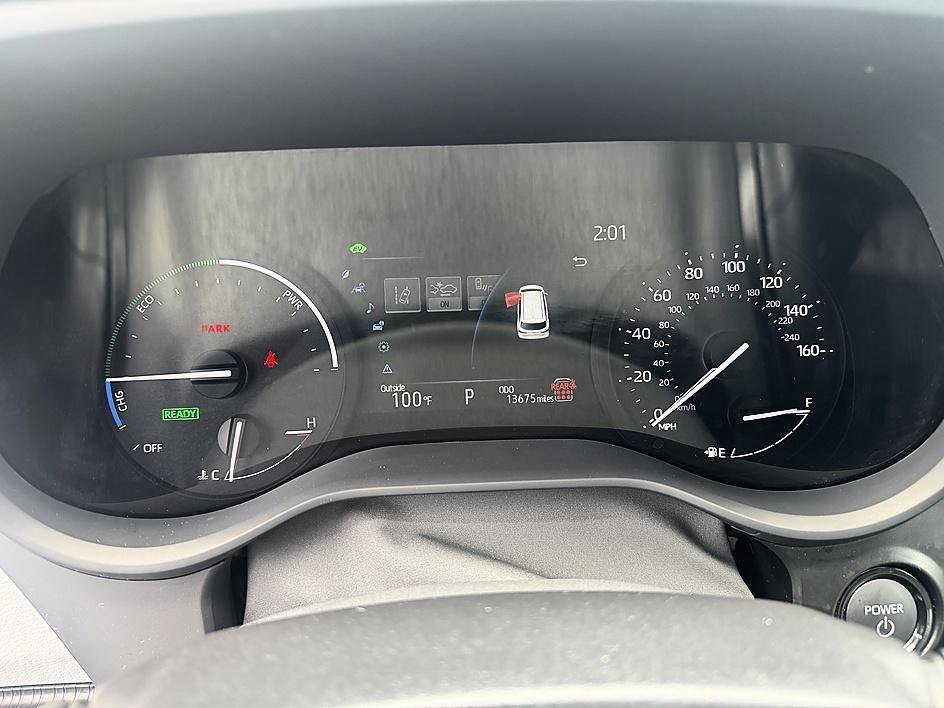 Used 2025 Wind Chill Pearl Toyota XLE image 13