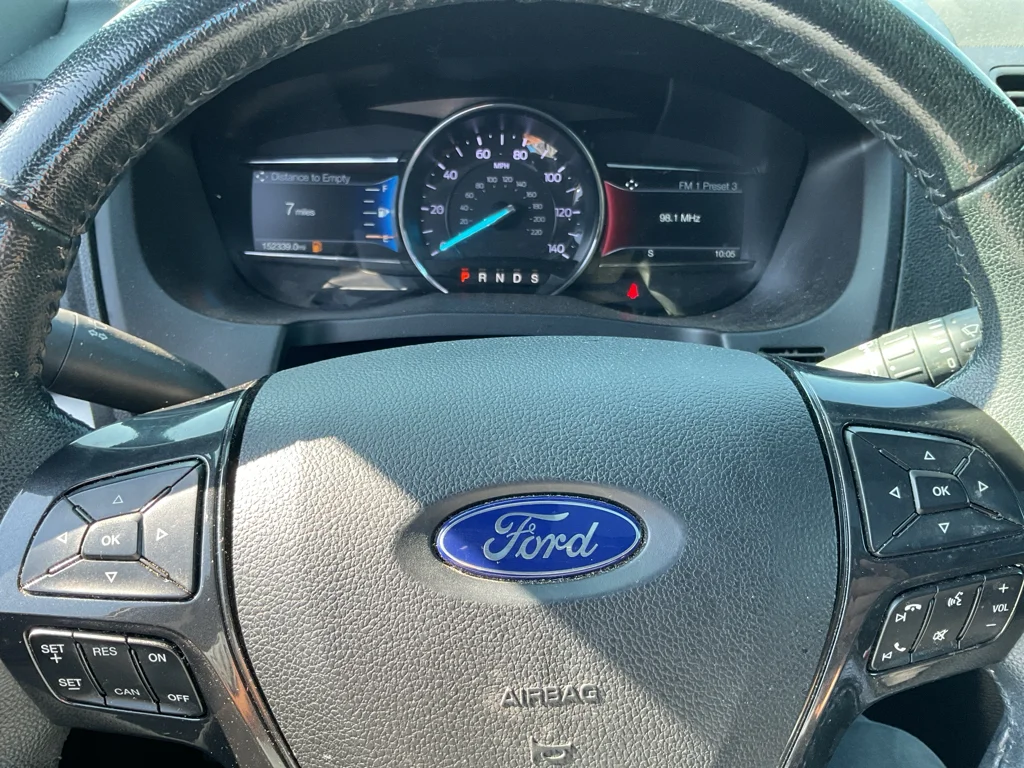 Used 2019 White Platinum Metallic Tri-Coat Ford XLT image 22