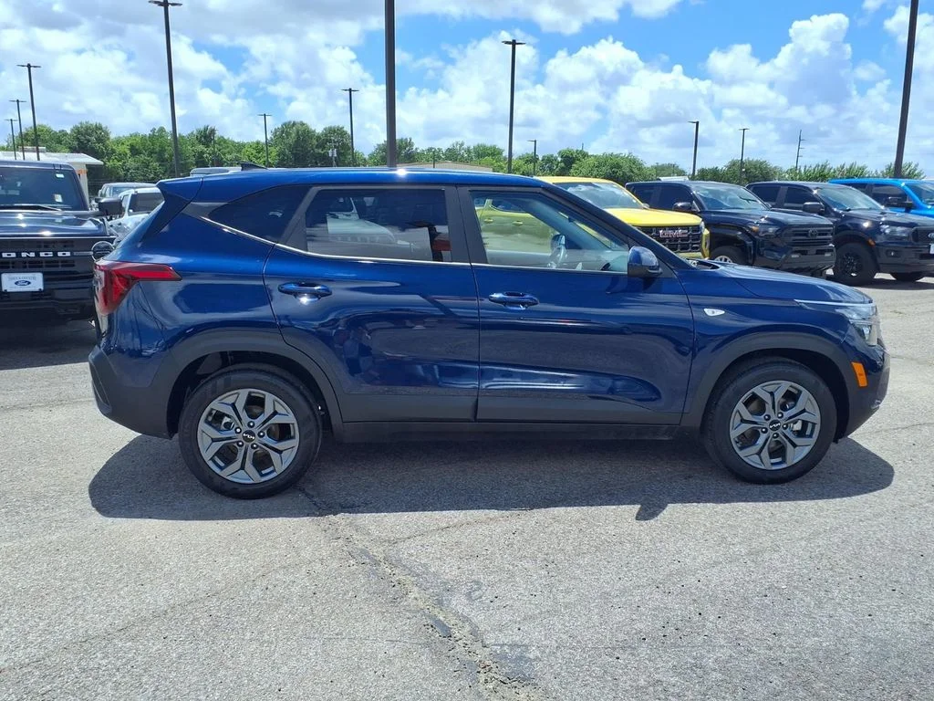 Used 2026 Blue Kia LX image 8