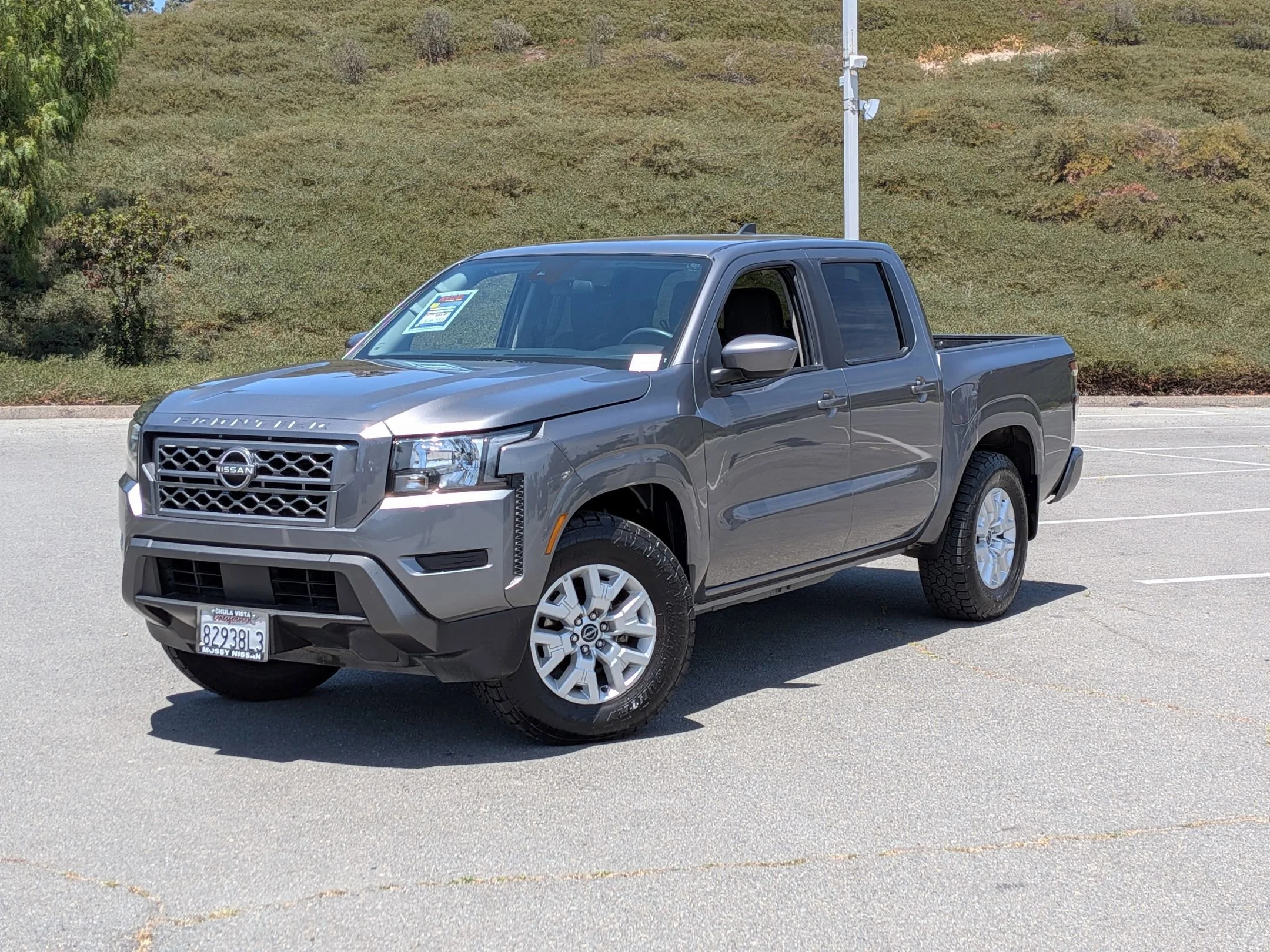 2022 Nissan Frontier SV Crew Cab 4X2 SWB's photo